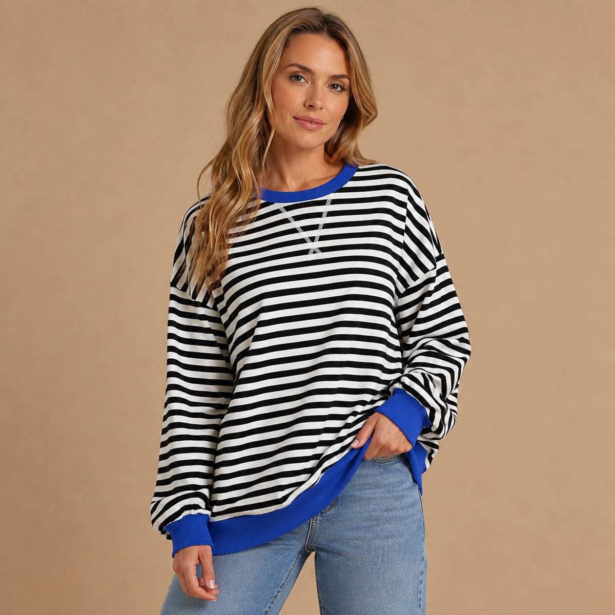 Damska bluza oversize w paski z kontrastowymi ściągaczami