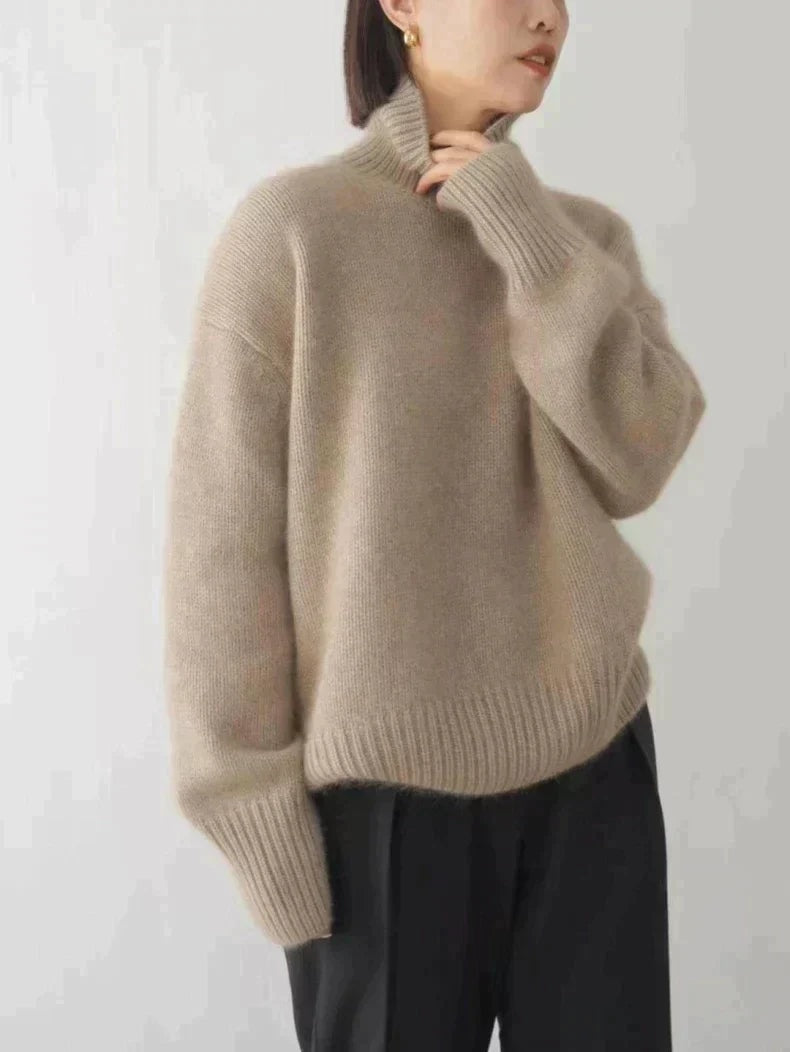 Khaki damski sweter z golfem w luźnym kroju oversize