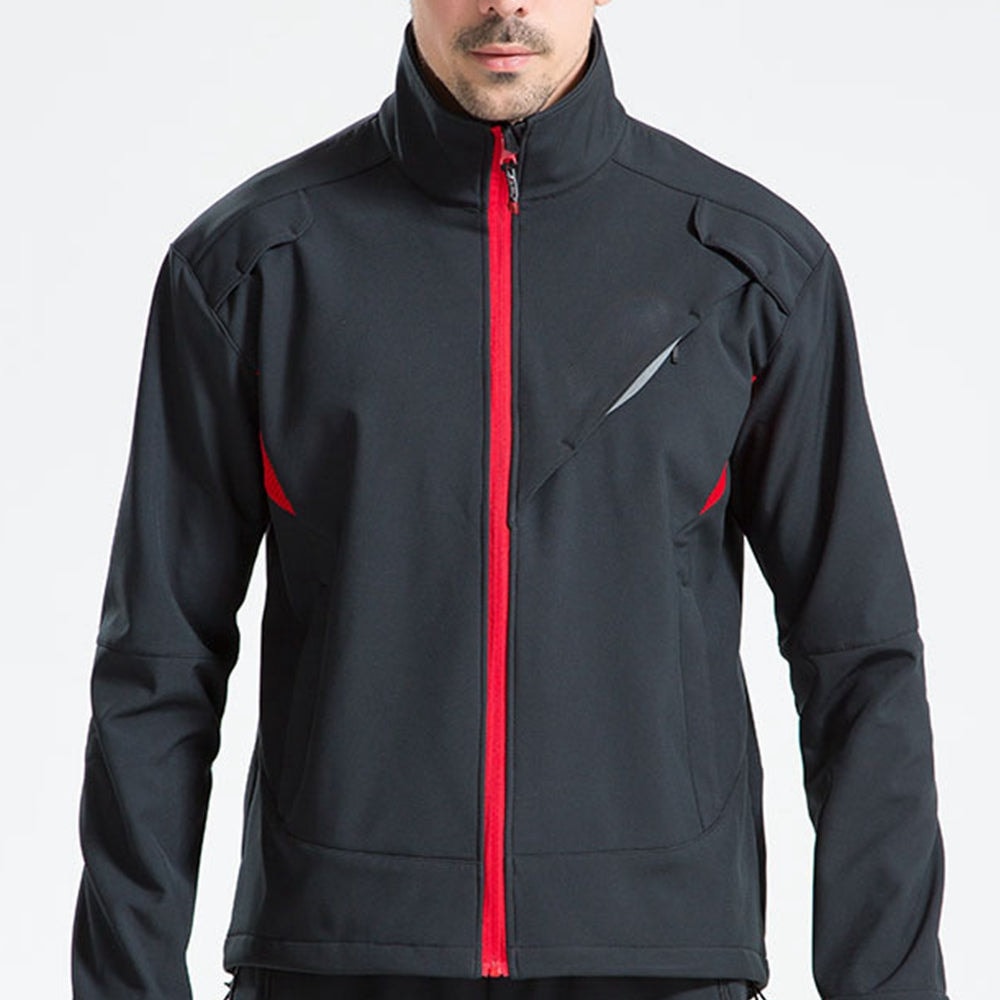 Czarna męska kurtka rowerowa softshell z czerwonym zamkiem i odblaskiem z przodu