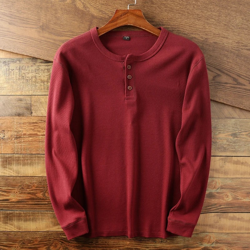 Bordowy longsleeve męski henley z prążkowanej dzianiny