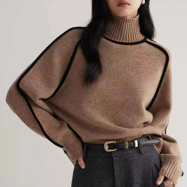 Brązowy sweter damski oversize z golfem i czarną lamówką