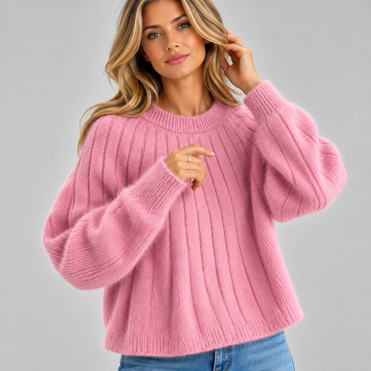 Sweter damski oversize prążkowany z okrągłym dekoltem