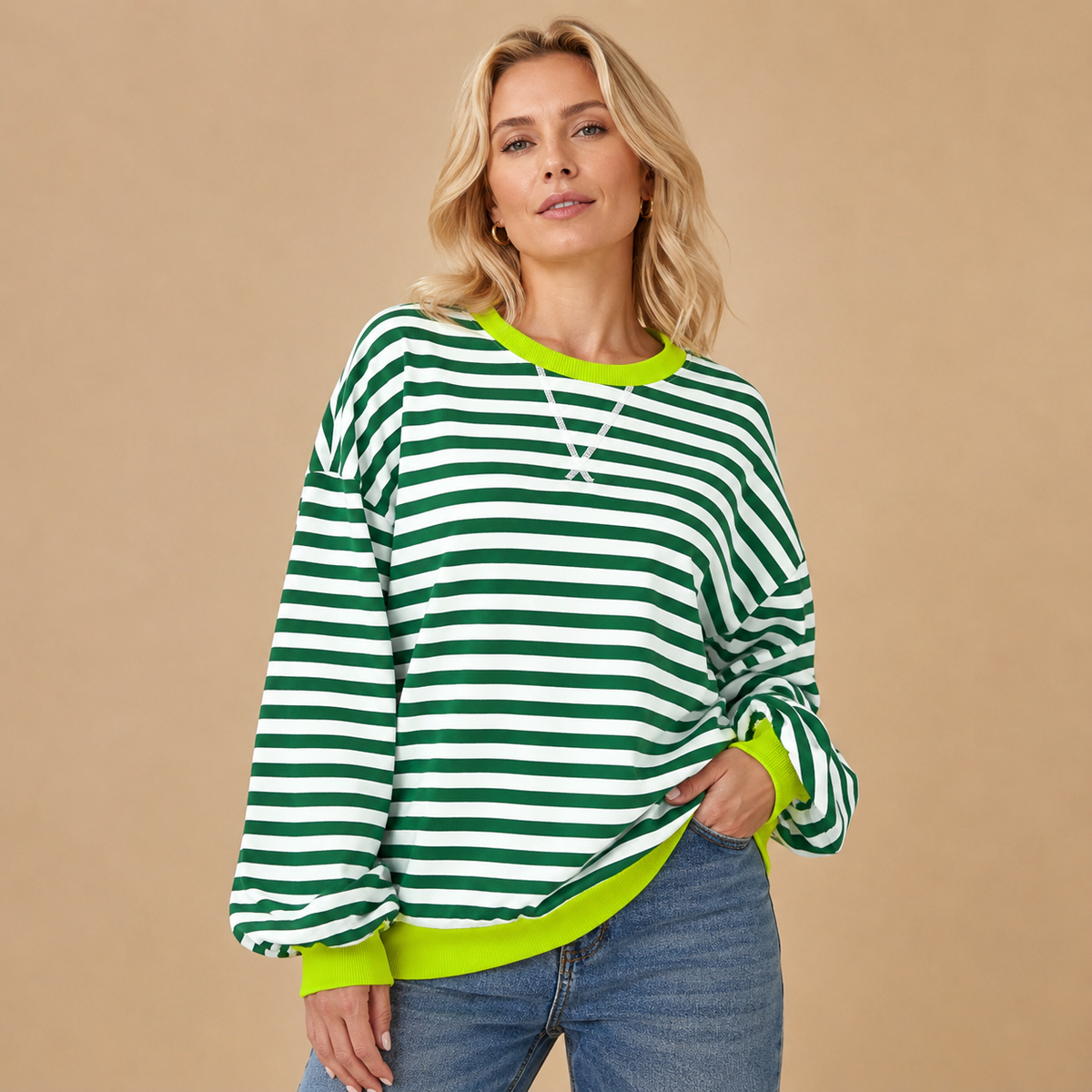 Damska bluza oversize w paski z kontrastowymi ściągaczami
