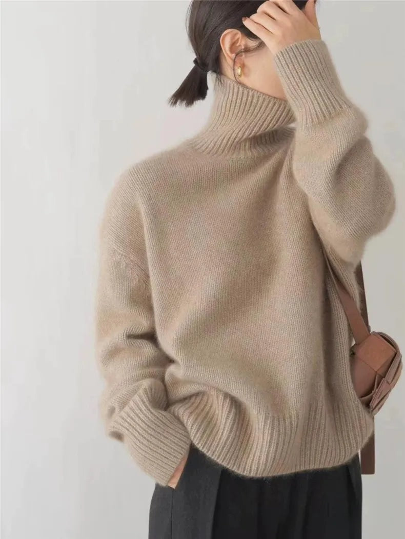 Damski sweter oversize z golfem i długim rękawem