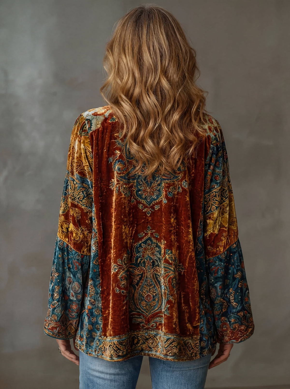 Kimono damskie boho z orientalnym wzorem, widok z tyłu, kolor bordowy