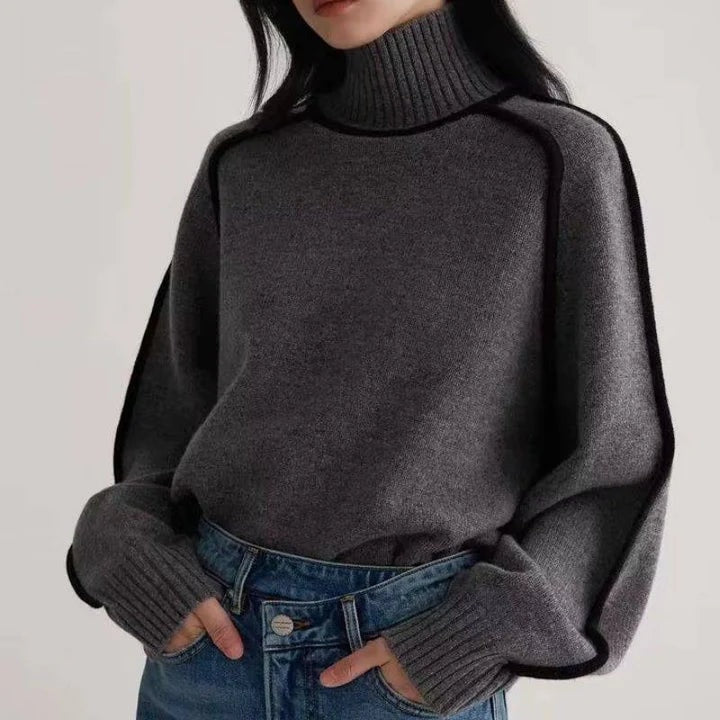 Grafitowy sweter damski wełniany z golfem w stylizacji z jeansami